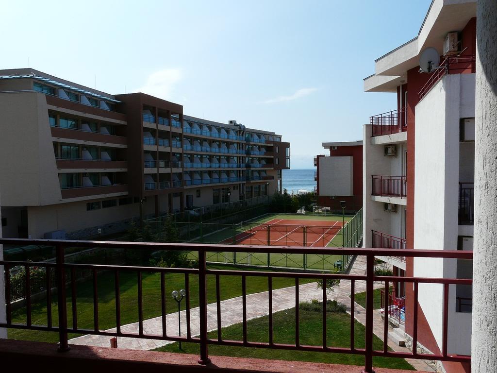 Private Apartments In Privilige Fort Beach Елените Экстерьер фото