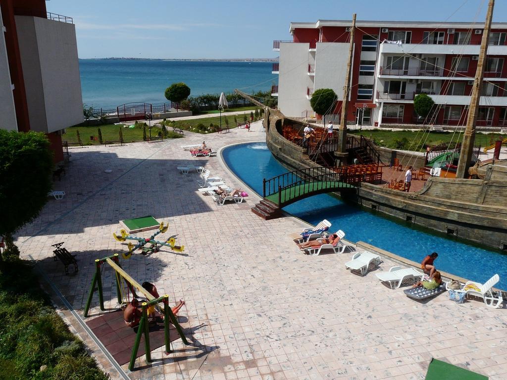 Private Apartments In Privilige Fort Beach Елените Экстерьер фото