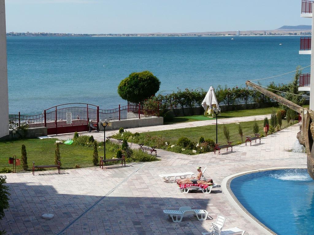 Private Apartments In Privilige Fort Beach Елените Экстерьер фото