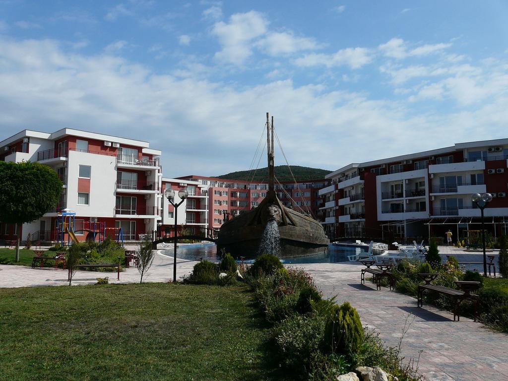 Private Apartments In Privilige Fort Beach Елените Экстерьер фото
